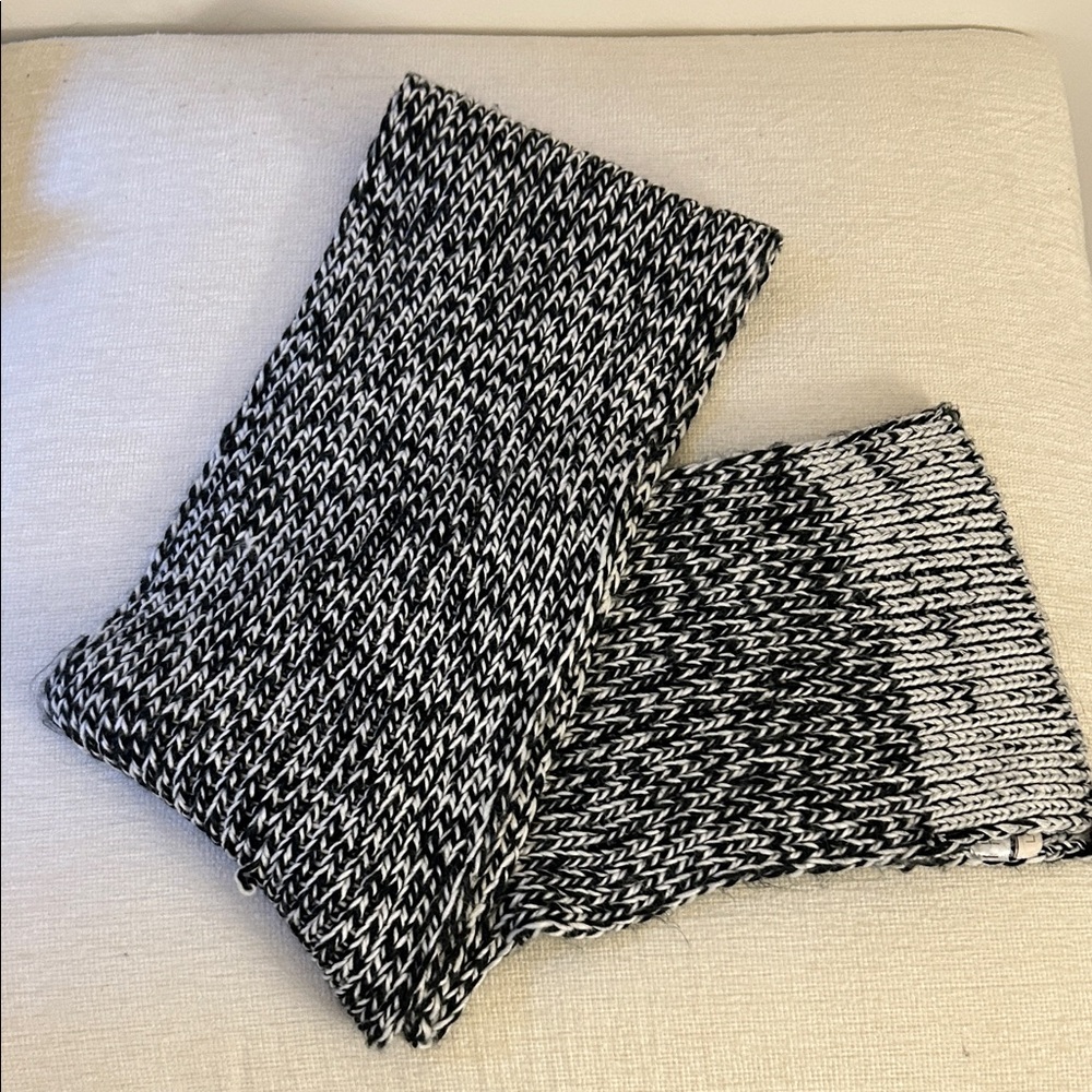 LOFT Black and White Knit Scarf